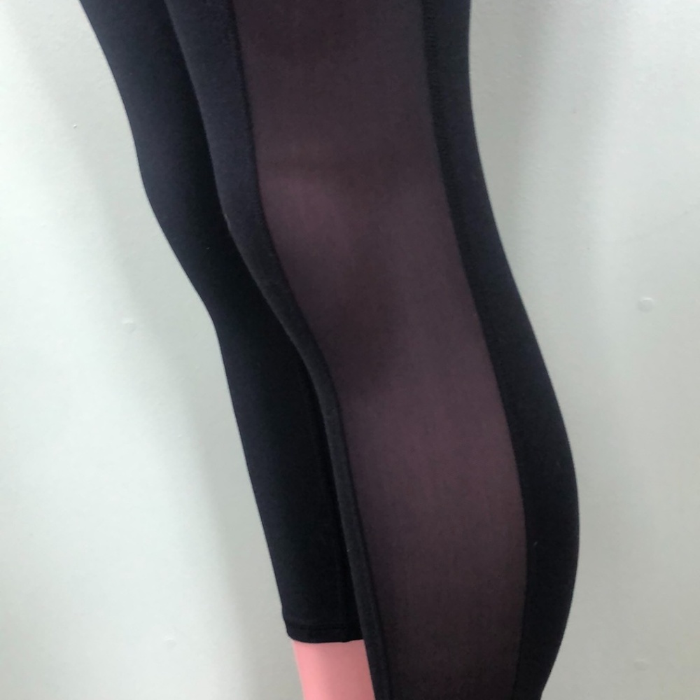 Fabletics Capri Leggings - Picture 5 of 9